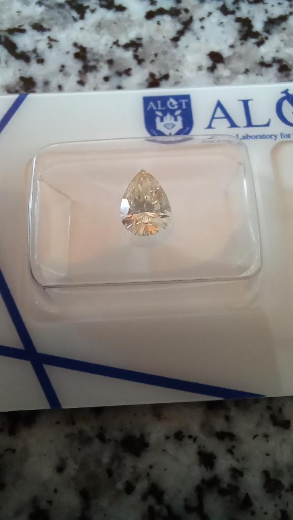 NATUURLIJKE Diamant, PEAR - 0,74 ct - ALGT gecertifiëerd !, Handtassen en Accessoires, Edelstenen, Zo goed als nieuw, Ophalen of Verzenden