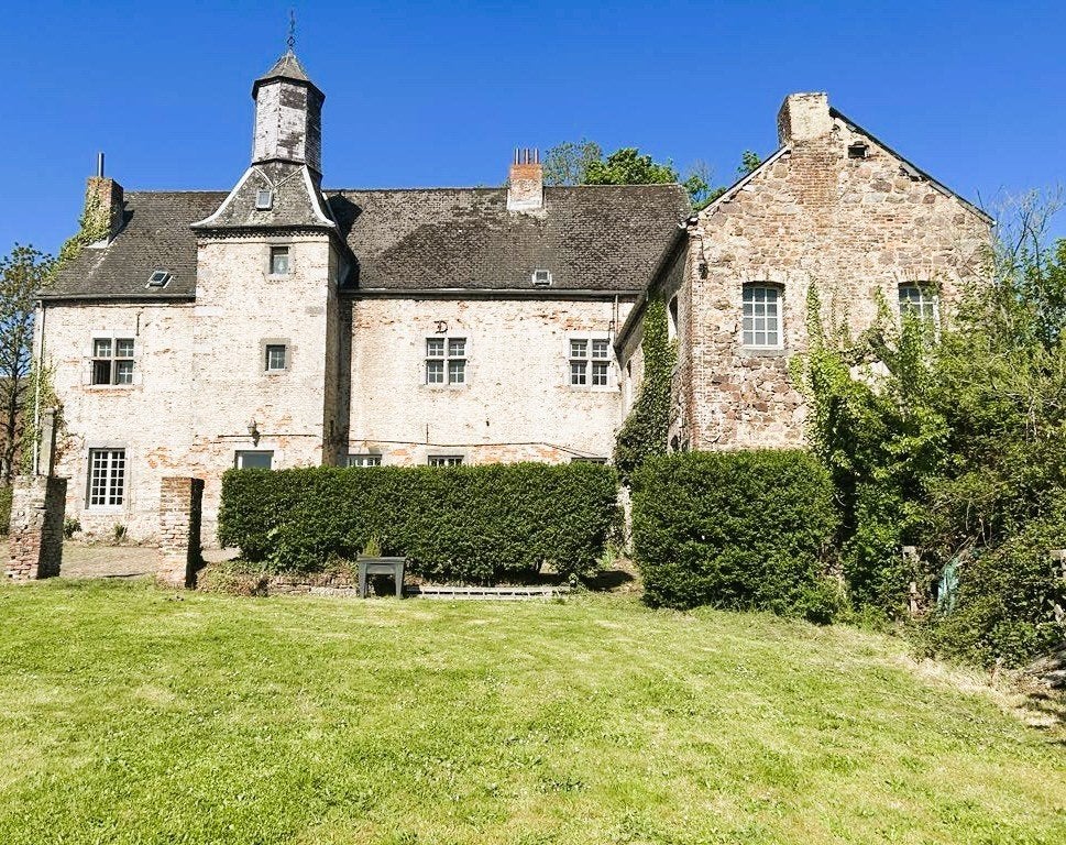 Splendide demeure du 17ème sise sur un terrain de 28,35 ares, Provincie Henegouwen, Overige soorten, 400 m², 1500 m² of meer