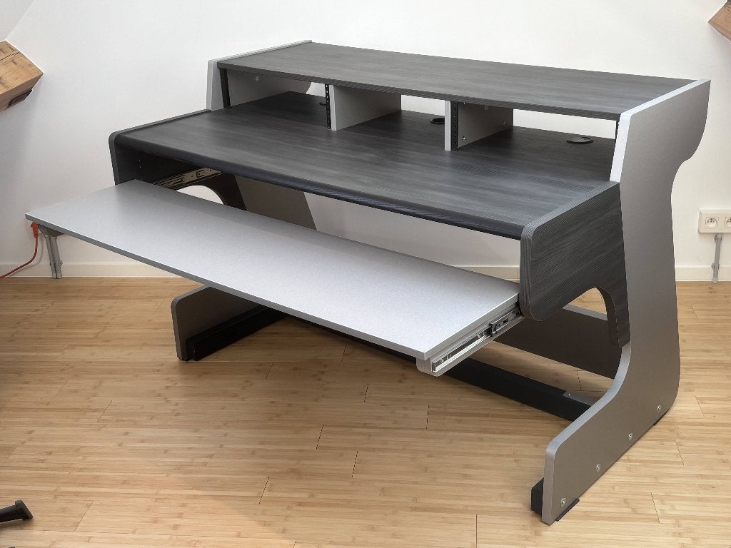 Studio desk - Zaor Miza 88 Flex Wengé Grey, Muziek en Instrumenten, Ophalen, Zo goed als nieuw