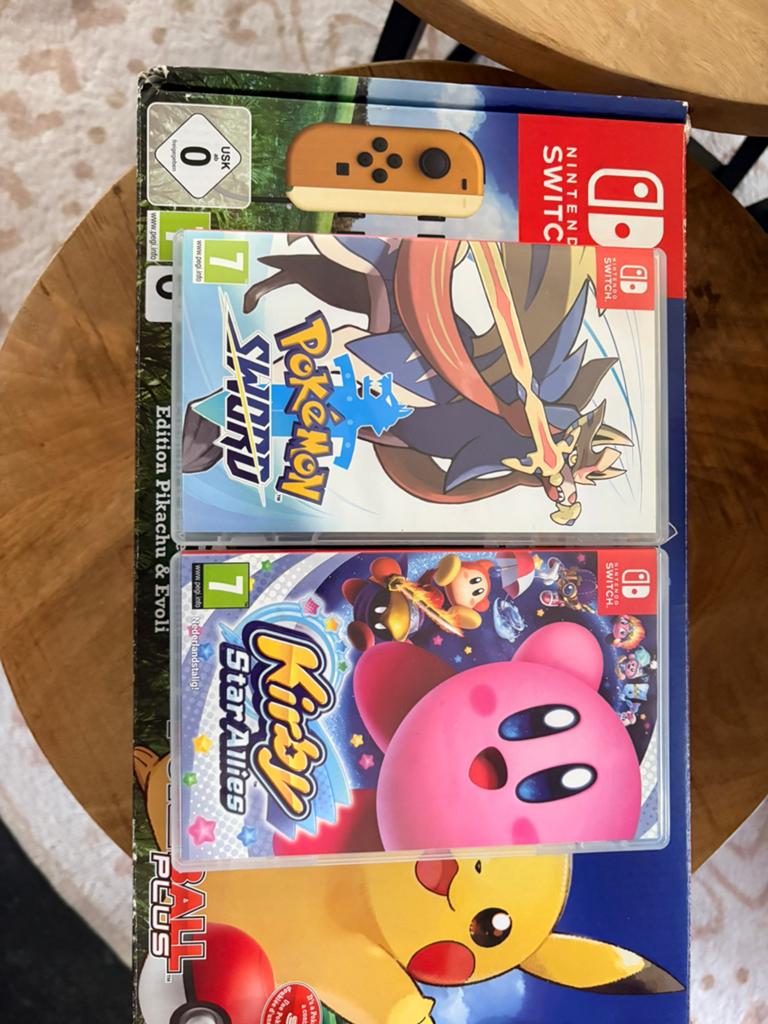 Nintendo switch “pokemon lets go pikachu” in topstaat!, Games en Spelcomputers, Ophalen, Zo goed als nieuw