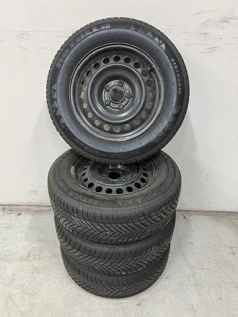 Winterset Renault Captur Rotalla Setula W Race 215/65 R16, Auto-onderdelen, Ophalen, -, Banden en Velgen, Winterbanden
