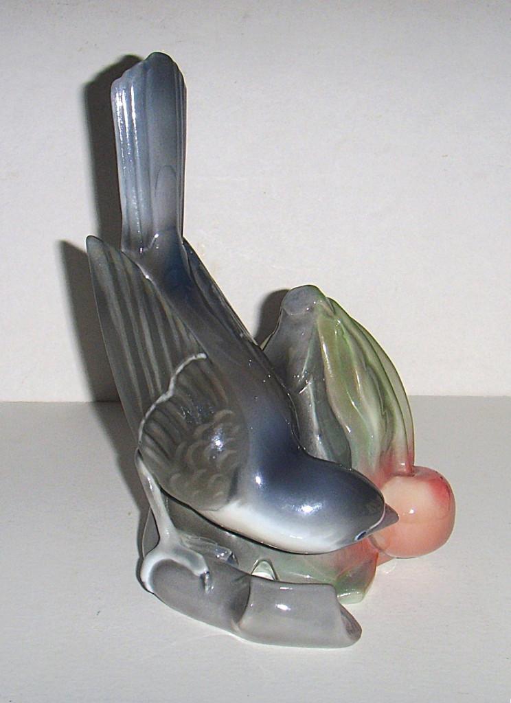 Statue d'oiseau ancienne en porcelaine signée, C. Nacke 1920, Antiquités & Art, Antiquités | Porcelaine, Enlèvement ou Envoi