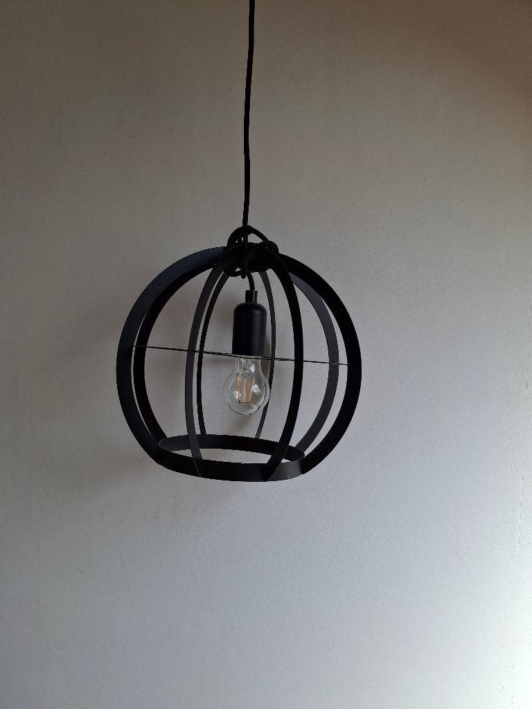 Zwarte Hanglamp – Kooilamp / Bolvorm, Maison & Meubles, Enlèvement