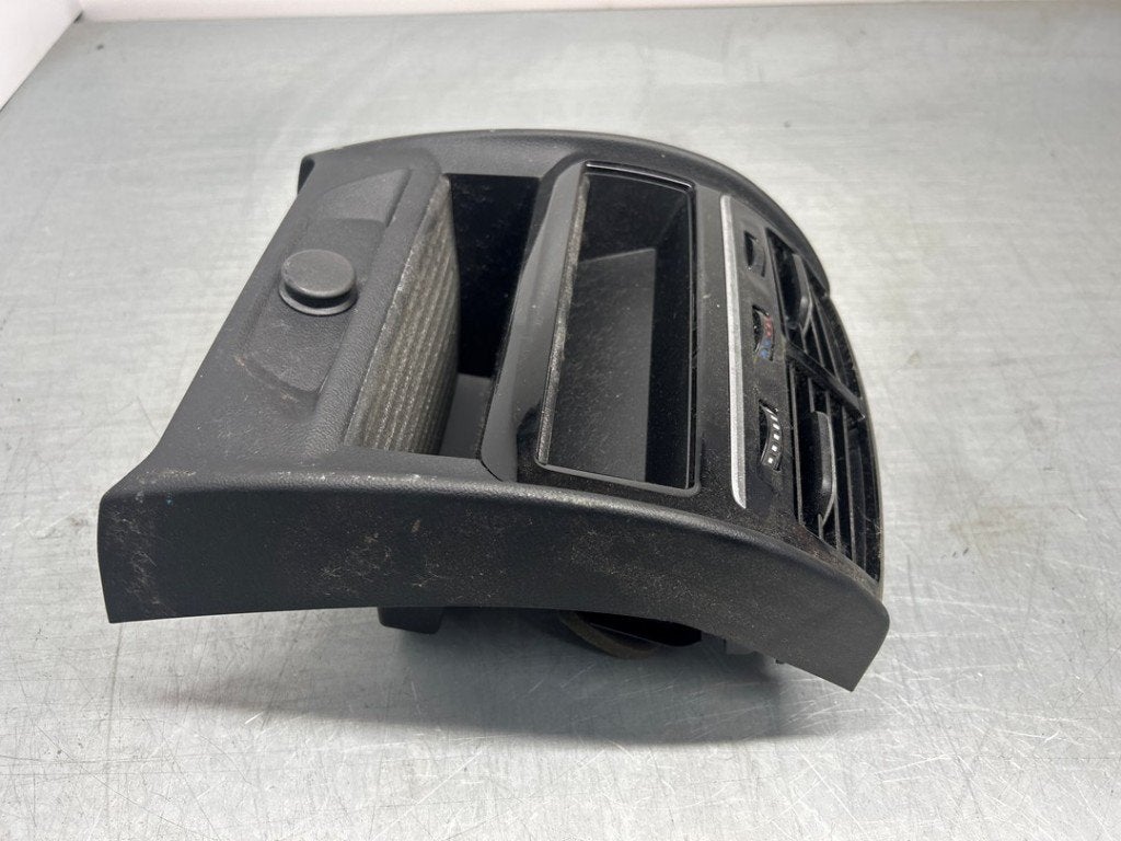 DIVERS Luchtrooster achter BMW 5 serie (G30) (|9357865|), Utilisé, BMW, Petuelring 130
80809  München, DE, Bayerische Motoren Werke AG