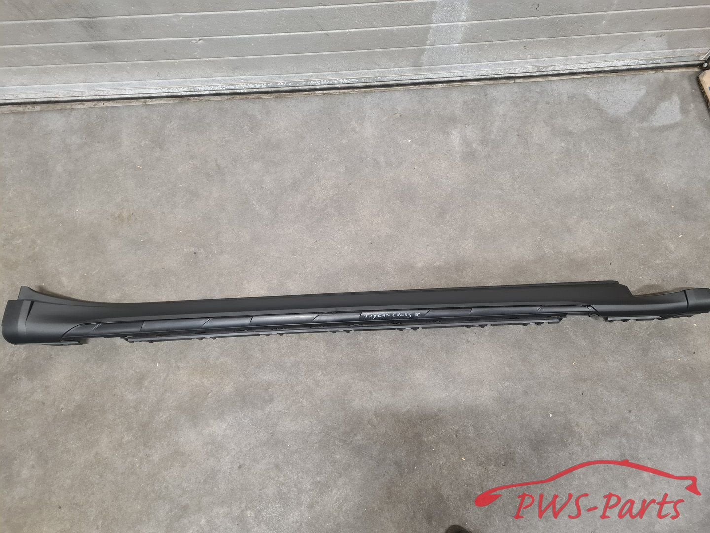 PORSCHE TAYCAN CROSS RECHTS SIDESKIRT DORPELLIJST ORIGINEEL, Gebruikt, -, -, Porsche