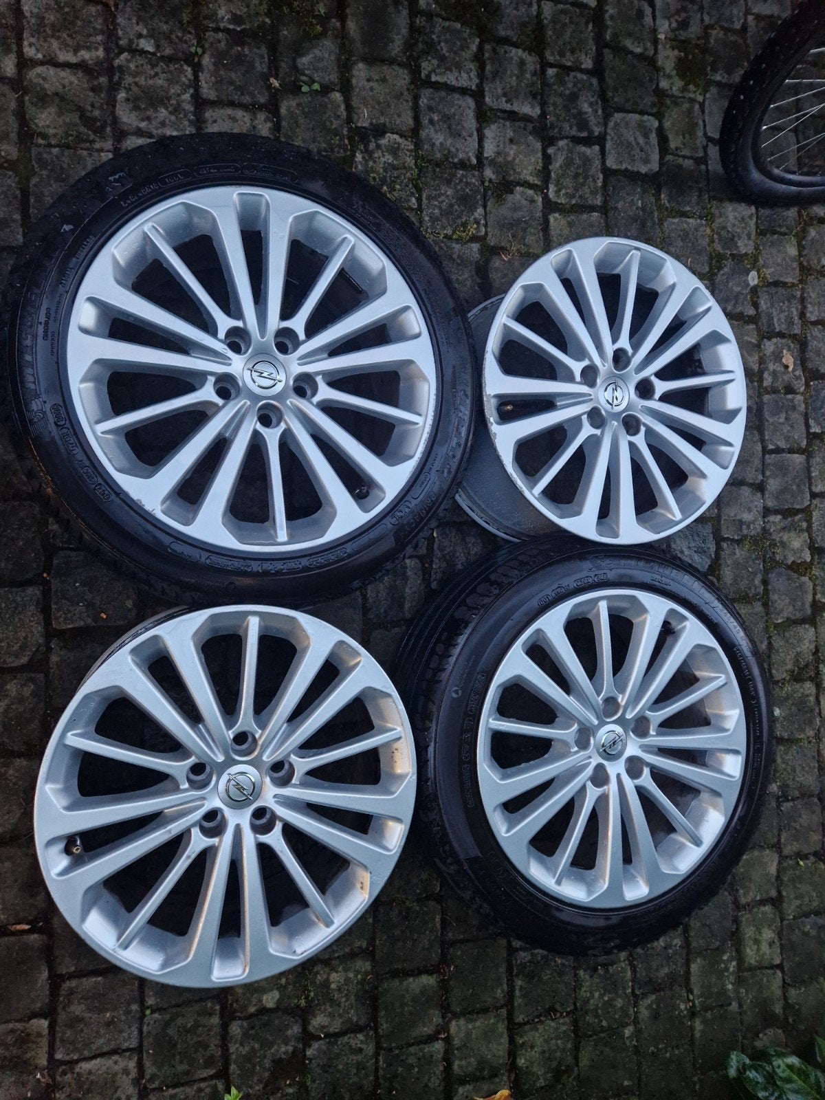 4 Jantes opel insignia 18p 5x115 jolies mais quelques coups, Autos : Divers, Accessoires de voiture, Enlèvement