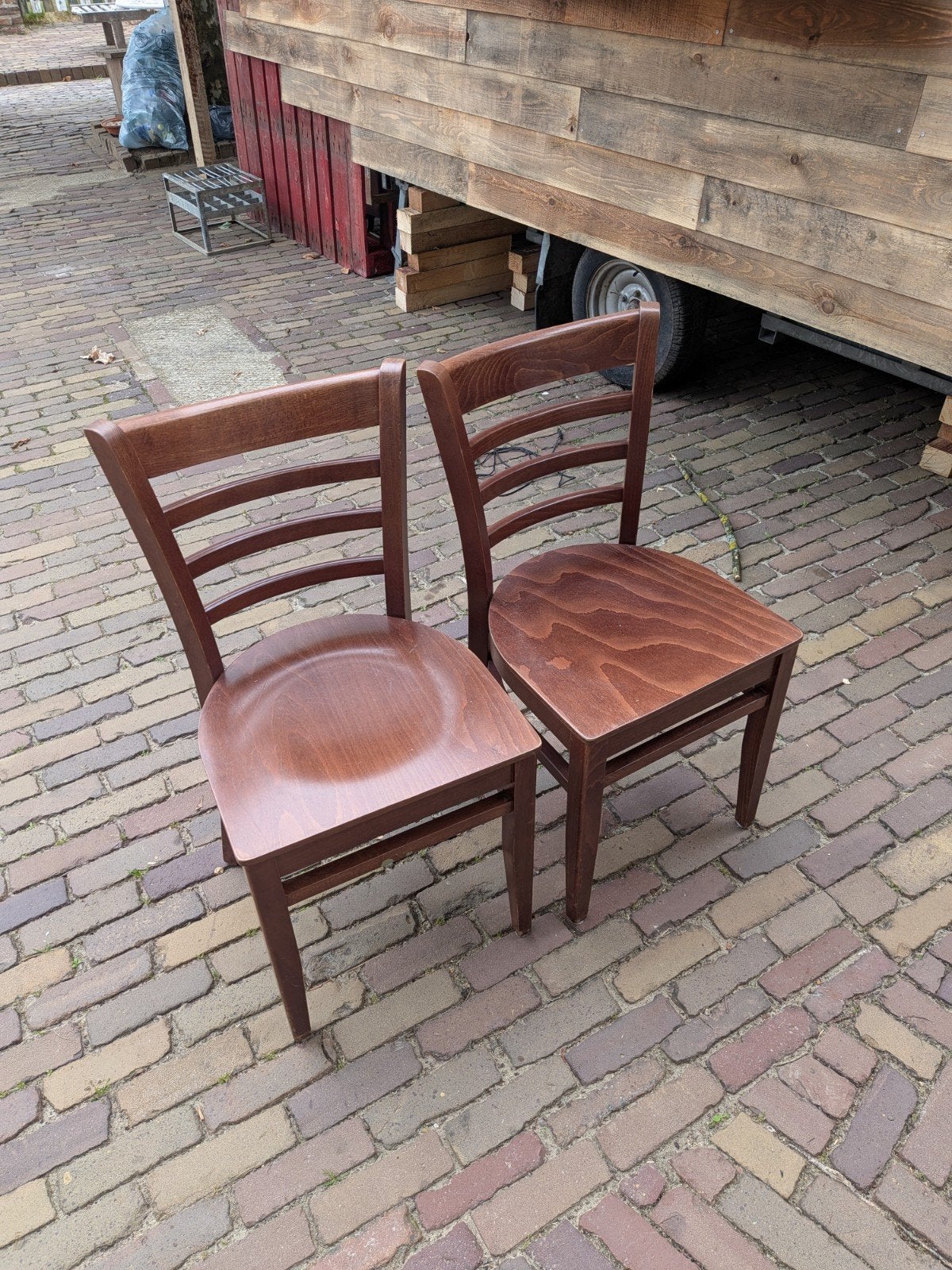 Antieke café stoelen (10 stuks beschikbaar), Ophalen
