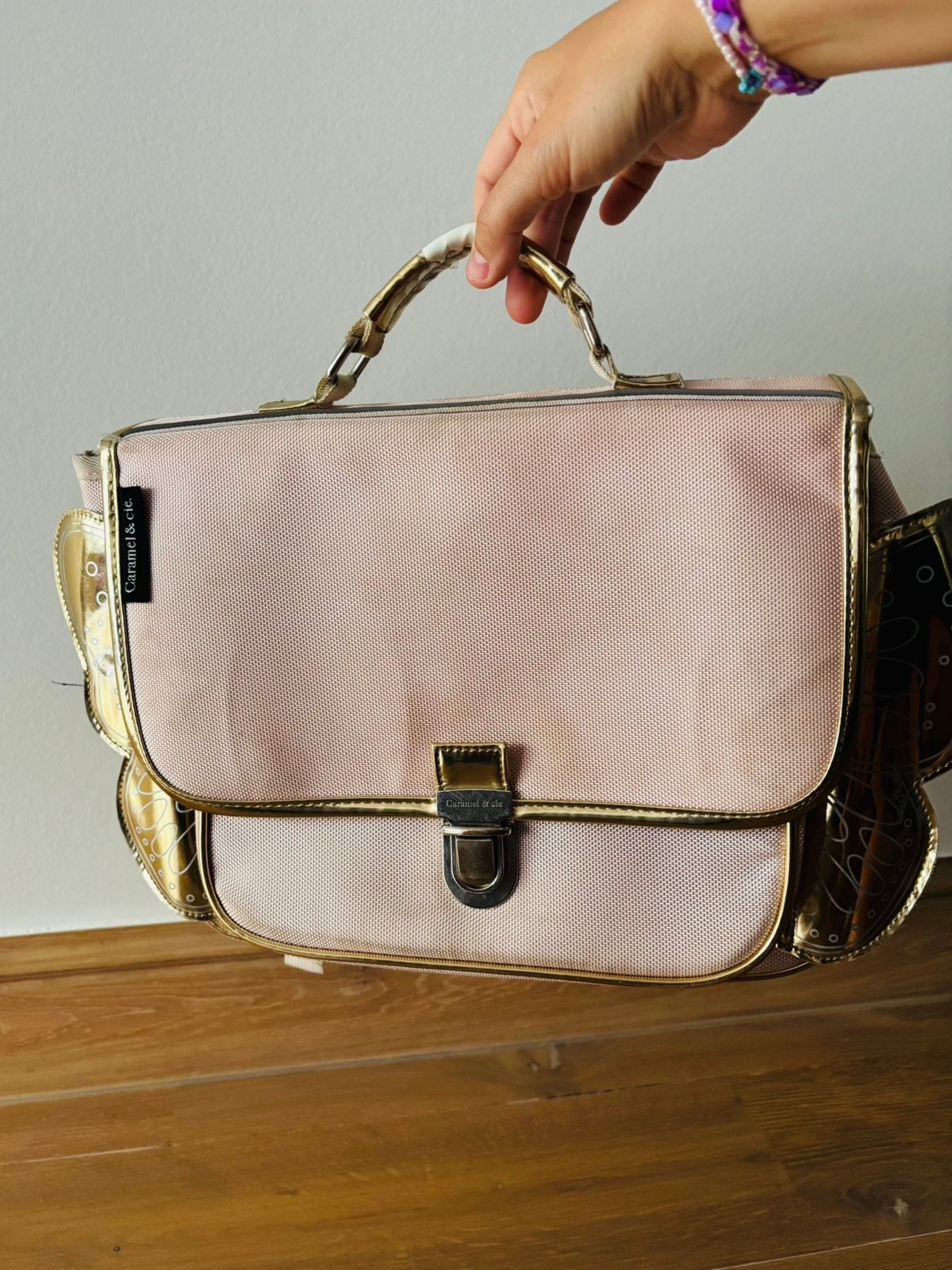 Schooltas kleuter vlinder meisje Caramel en Cie, Handtassen en Accessoires, Tassen | Schooltassen, Ophalen, Gebruikt, Roze, Aktetas of Boekentas
