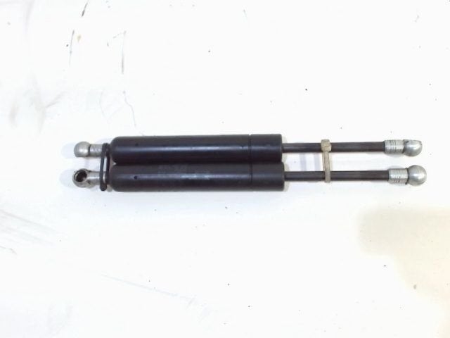 Gasdrukveerset achter Volvo XC70, Onderdelen@venauto.nl, Van der Ven Autorecycling B.V., Ettenseweg 76, 4706 PB Roosendaal, The Netherlands
