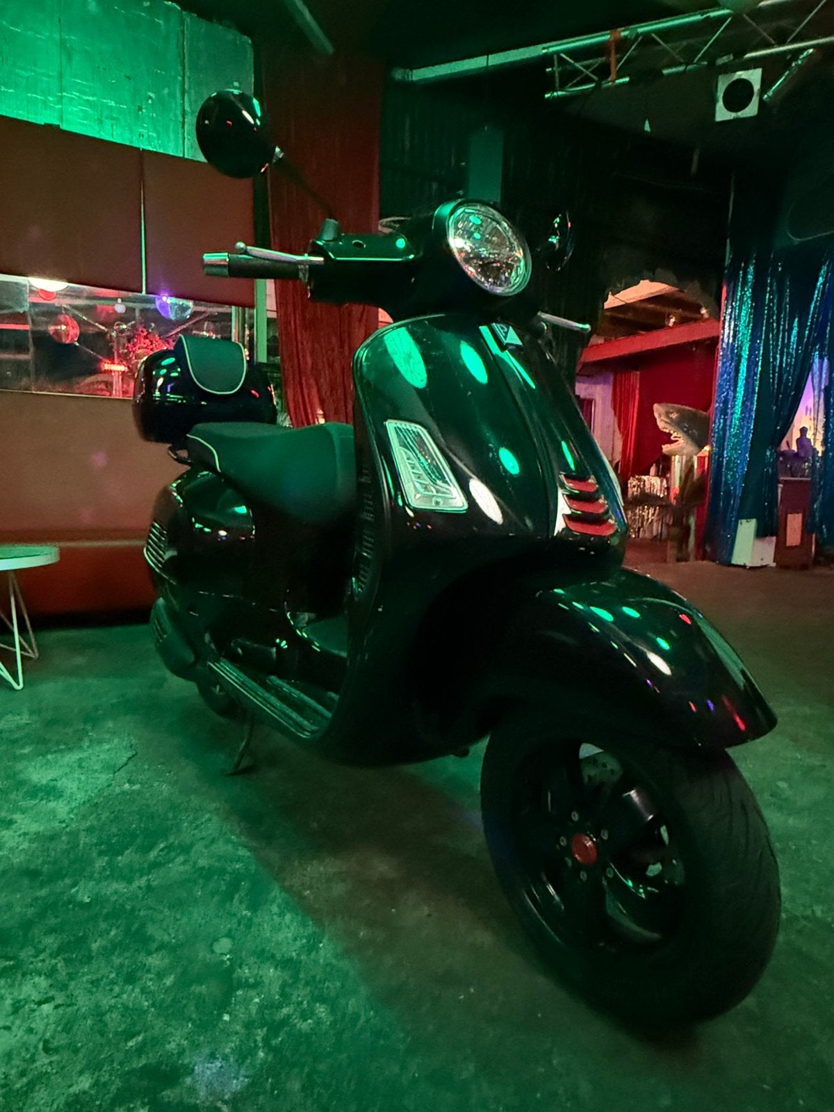 Vespa gts 300cc 3900km op de teller nieuwstaat, Motoren, Ophalen, Nieuw