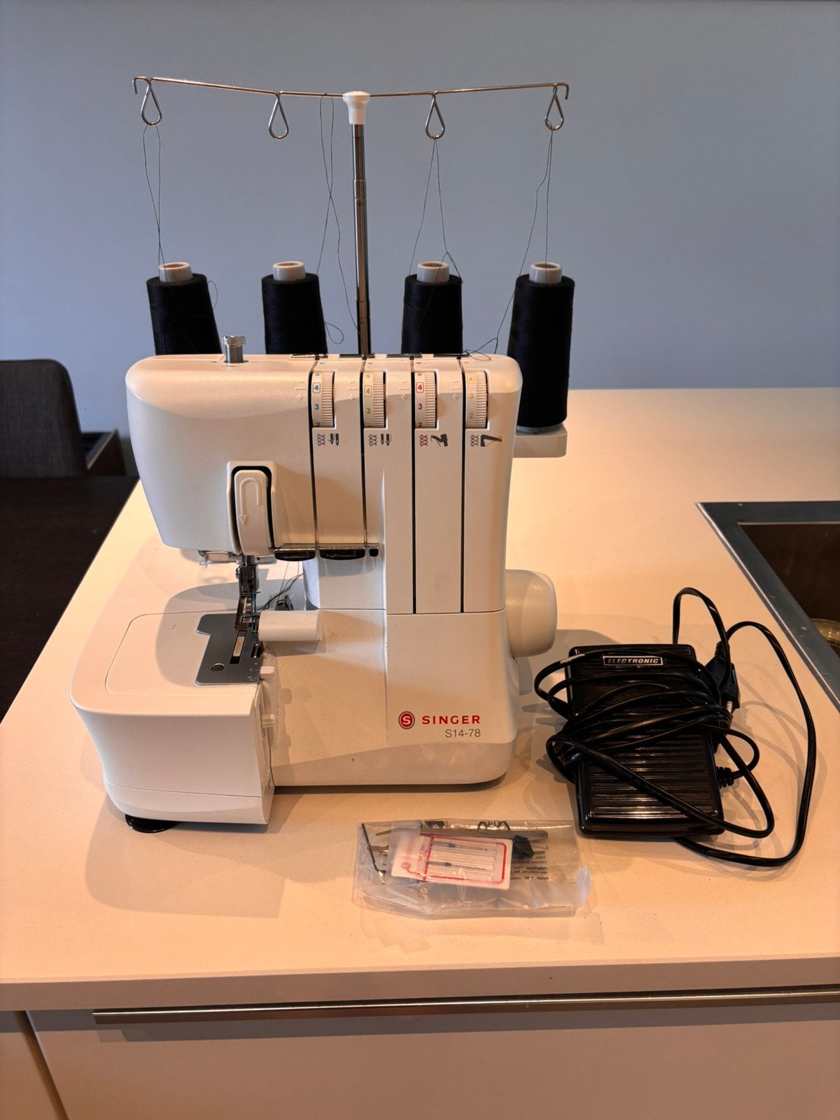 Singer overlock, Ophalen, Zo goed als nieuw, Singer