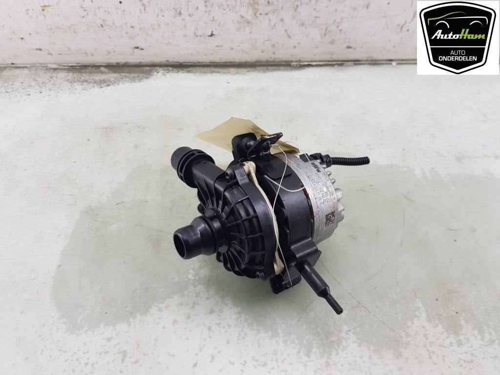EXTRA EAU POMPE X4 (G02) (|5A30246|11515A30246|8686899|), Utilisé, BMW, Petuelring 130
80809  München, DE, Bayerische Motoren Werke AG