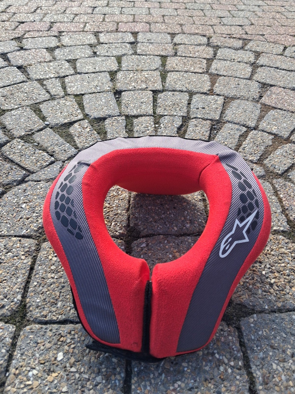 Nekbeschermer kind (voor helm), Enlèvement, Comme neuf, Autres types
