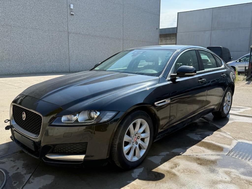 Jaguar XF 2.0D E ** ENGINE BROKEN ** export **, Auto's, Jaguar, Automaat, Achterwielaandrijving, 4 cilinders, 109 g/km