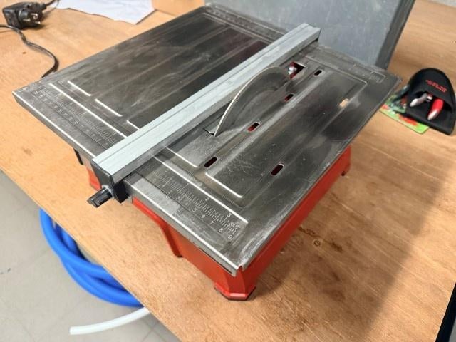 Tegelsnijmachine, Doe-het-zelf en Bouw, Ophalen, Zo goed als nieuw