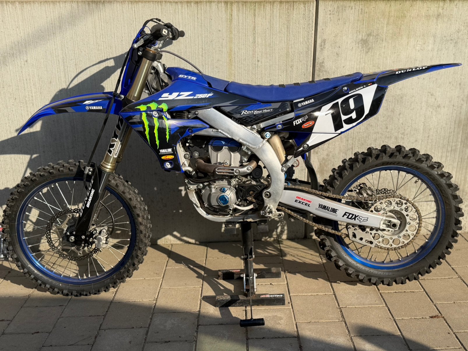 Yamaha yzf 250 année 2023 32heures, Vélos & Vélomoteurs, Enlèvement, Comme neuf, Yamaha