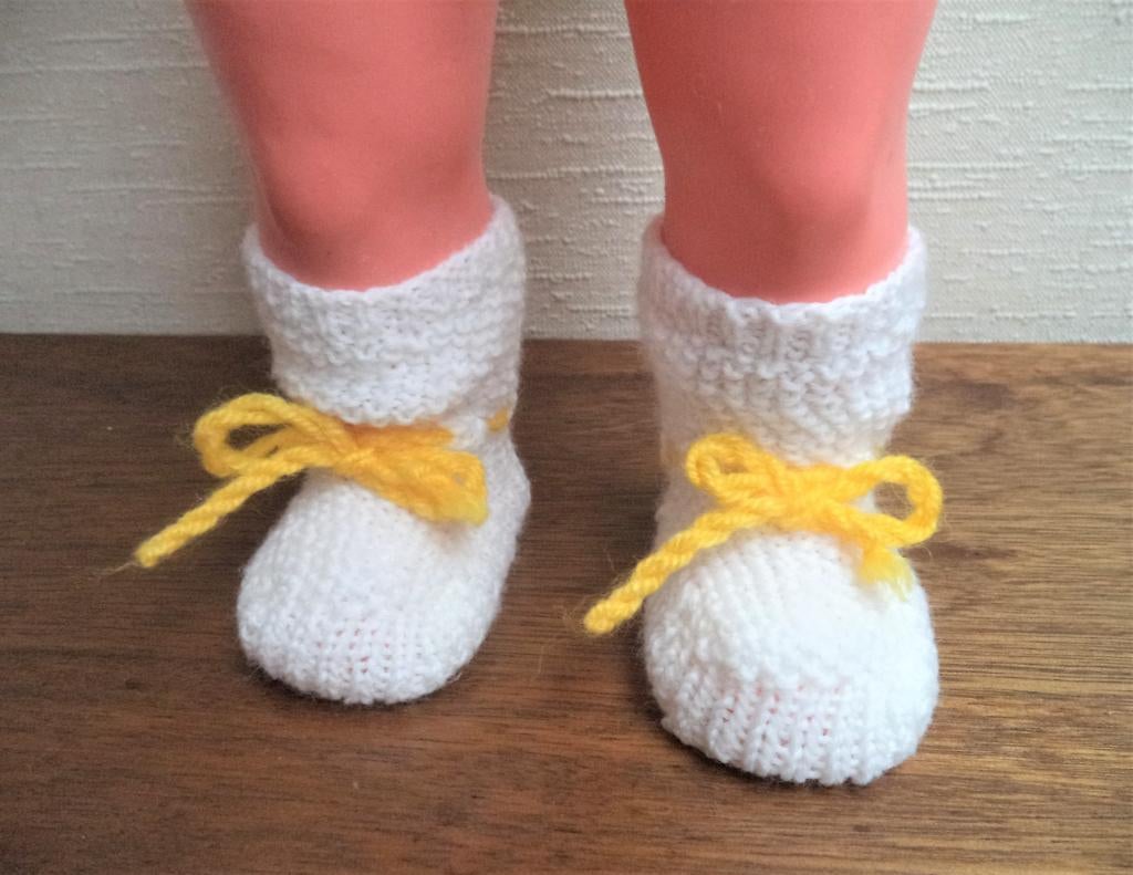 3 paires de chaussons blancs tricotés  pour bébé, Enlèvement, Utilisé, Garçon ou Fille