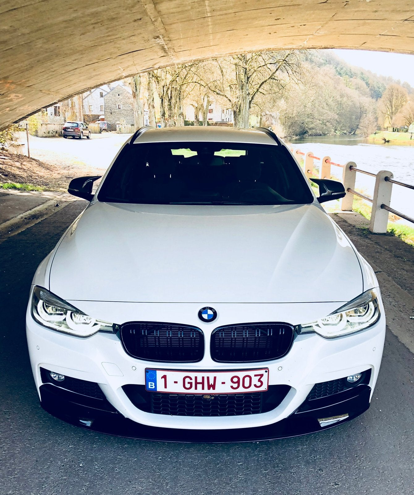 Bmw 318d pack M, Achat, 110 kW, Alcantara, Noir