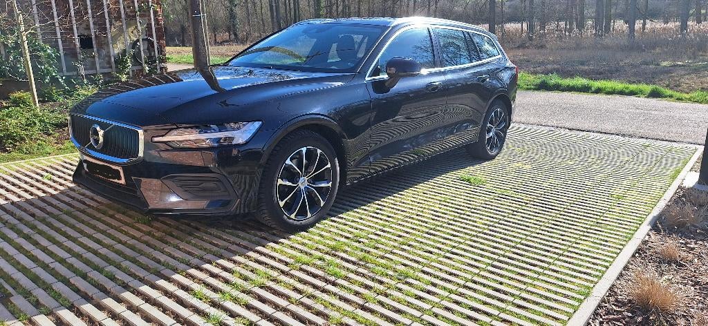 Volvo V60 D3 Momentum Pro - 2020, Autos, Volvo, Achat, Euro 6, Boîte manuelle, Entretenue par le concessionnaire