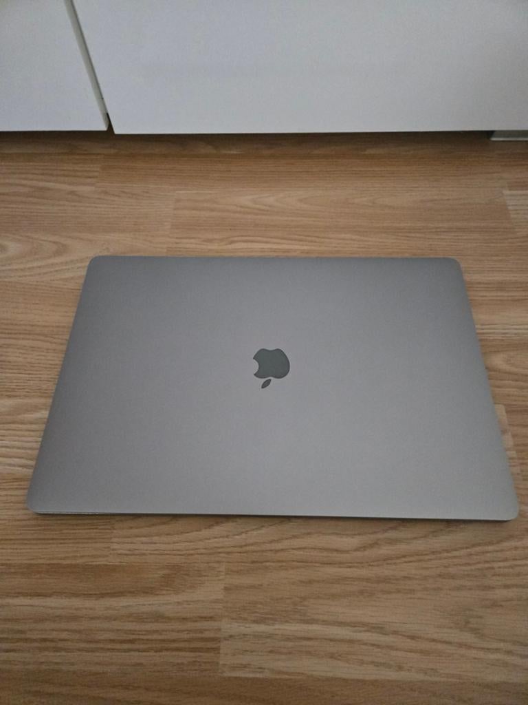 Macbook pro 2019 met touchbar 32gb ram en 512gb opslag., Ophalen, Qwerty, MacBook