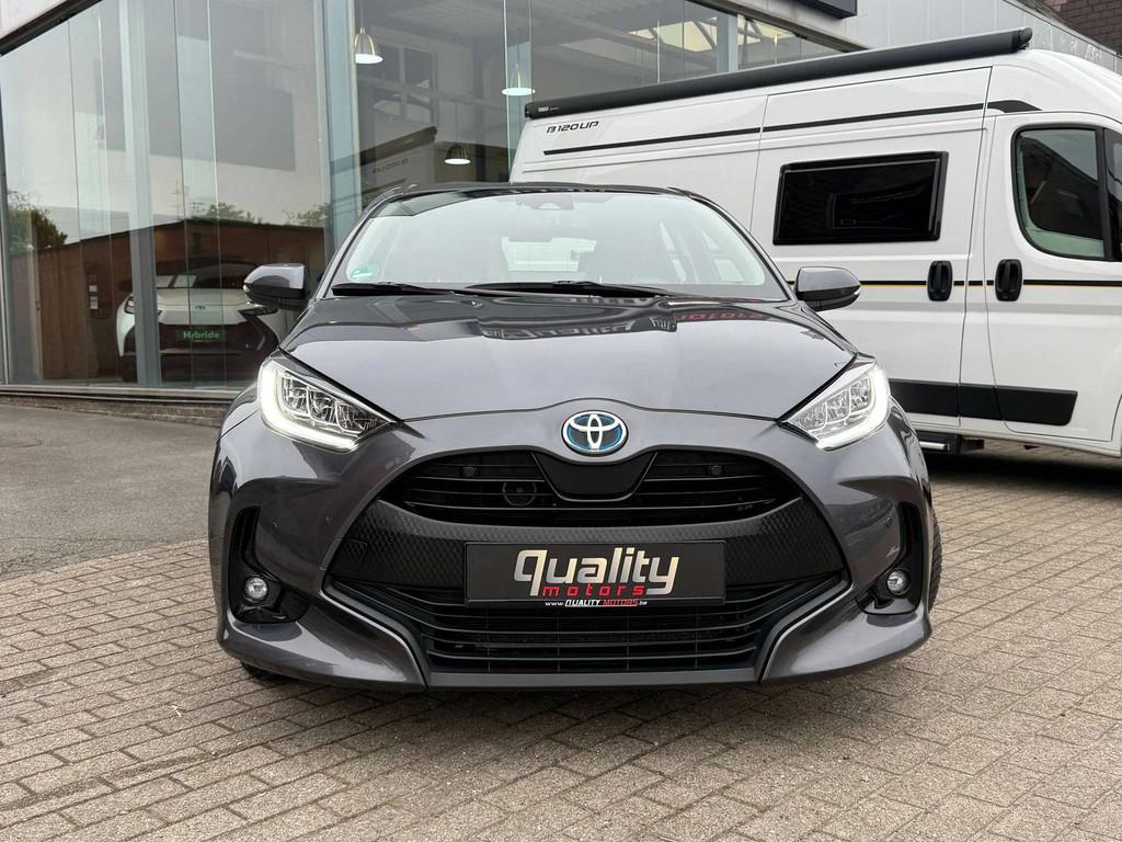 Toyota Yaris Yaris 1.5i HYBRID // ADAPTIEVE CRUISE CONTROLE, Auto's, Automaat, Gebruikt, 1490 cc, Bedrijf