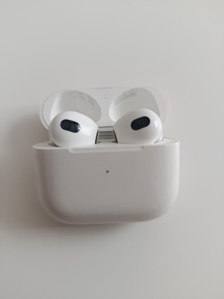 Apple AirPods 3ème génération + boîtier de charge, Enlèvement, Utilisé, Blanc, Apple