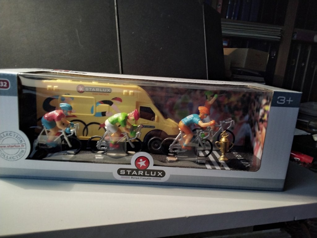 CYCLISTES TOUR DE FRANCE, Envoi