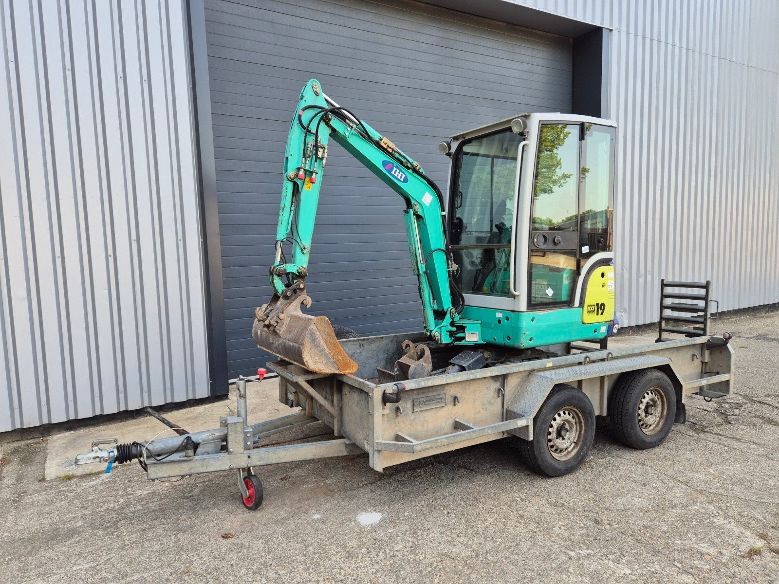 Veldhuizen machinetransporter + IHI19VXT (2 ton) Minigraver, Ophalen