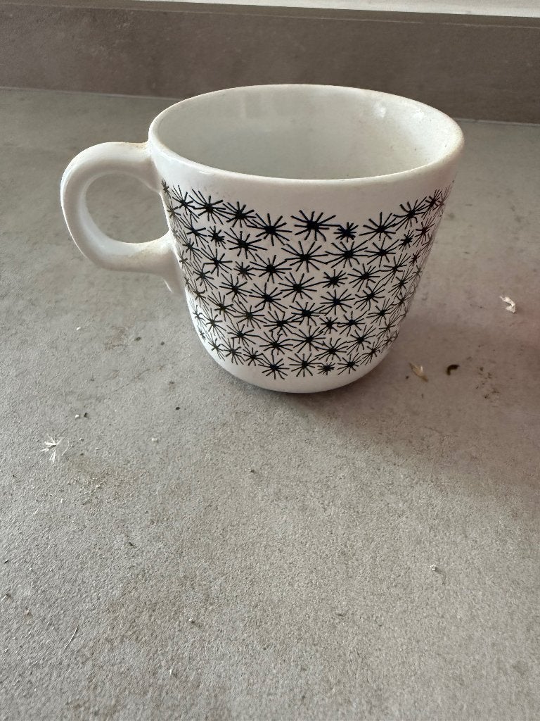 Tasse IKEA blanche à motifs noirs, Enlèvement ou Envoi, Neuf, Tasse(s) et/ou soucoupe(s)