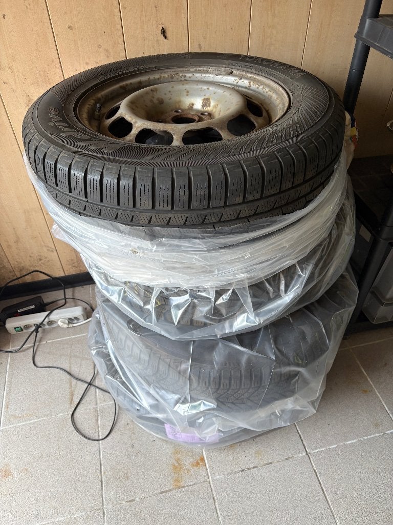 pneus hiver 225/65/R17, Autos : Pièces & Accessoires, Pneus & Jantes, Pneus hiver, Enlèvement, Utilisé, 225 mm