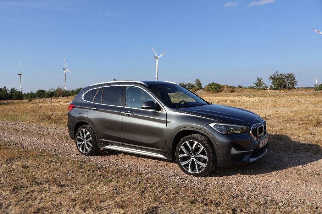 BMW X1 Sdrive 18d Automaat | Leder | LED | Trekhaak | Full, Dealer onderhouden, Achterwielaandrijving, 4 cilinders, Leder