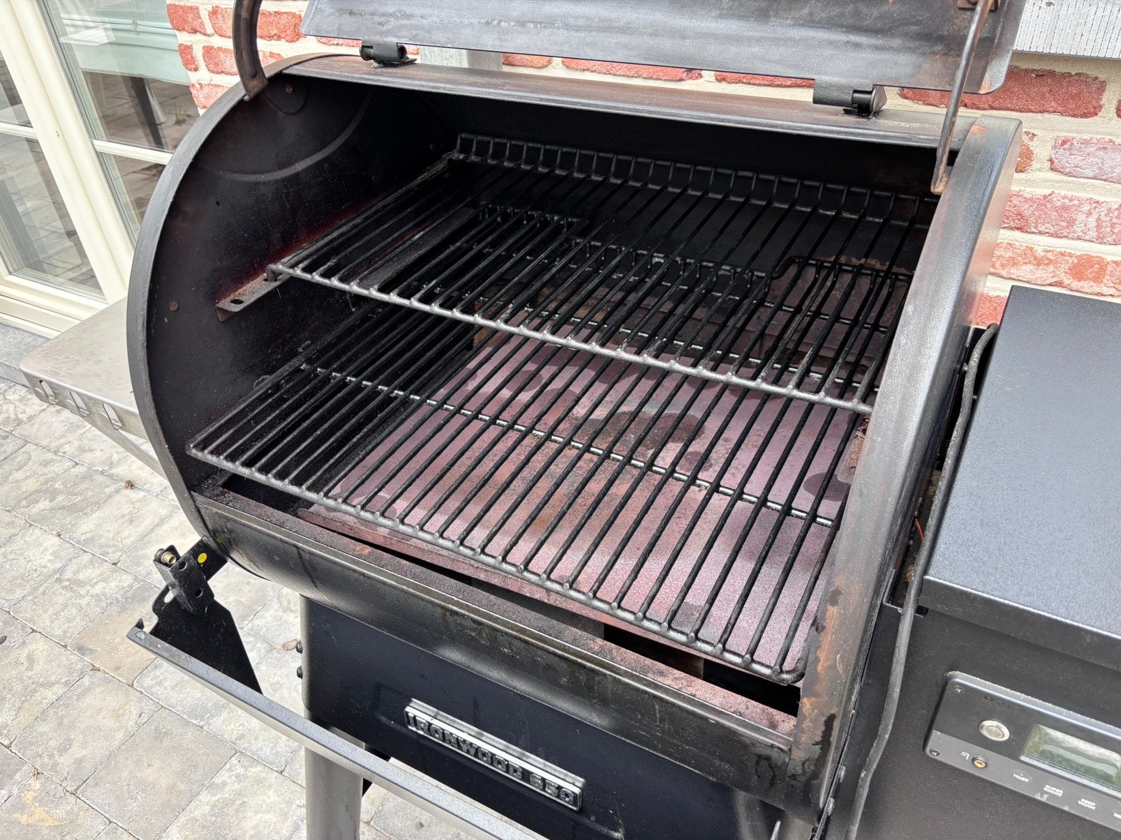 Traeger Ironwood 650, Ophalen, Gebruikt