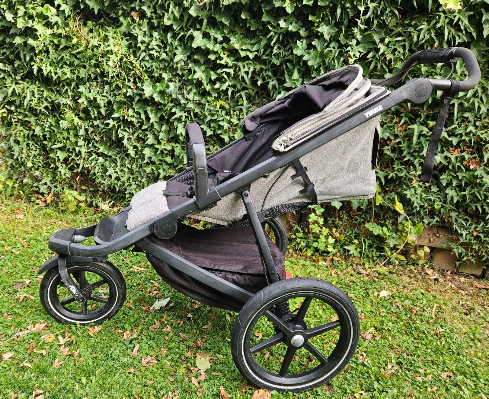 Thule Urban Glide 2, reiswieg en alle accessoires, Gebruikt, Luchtbanden, Combiwagen, Ophalen