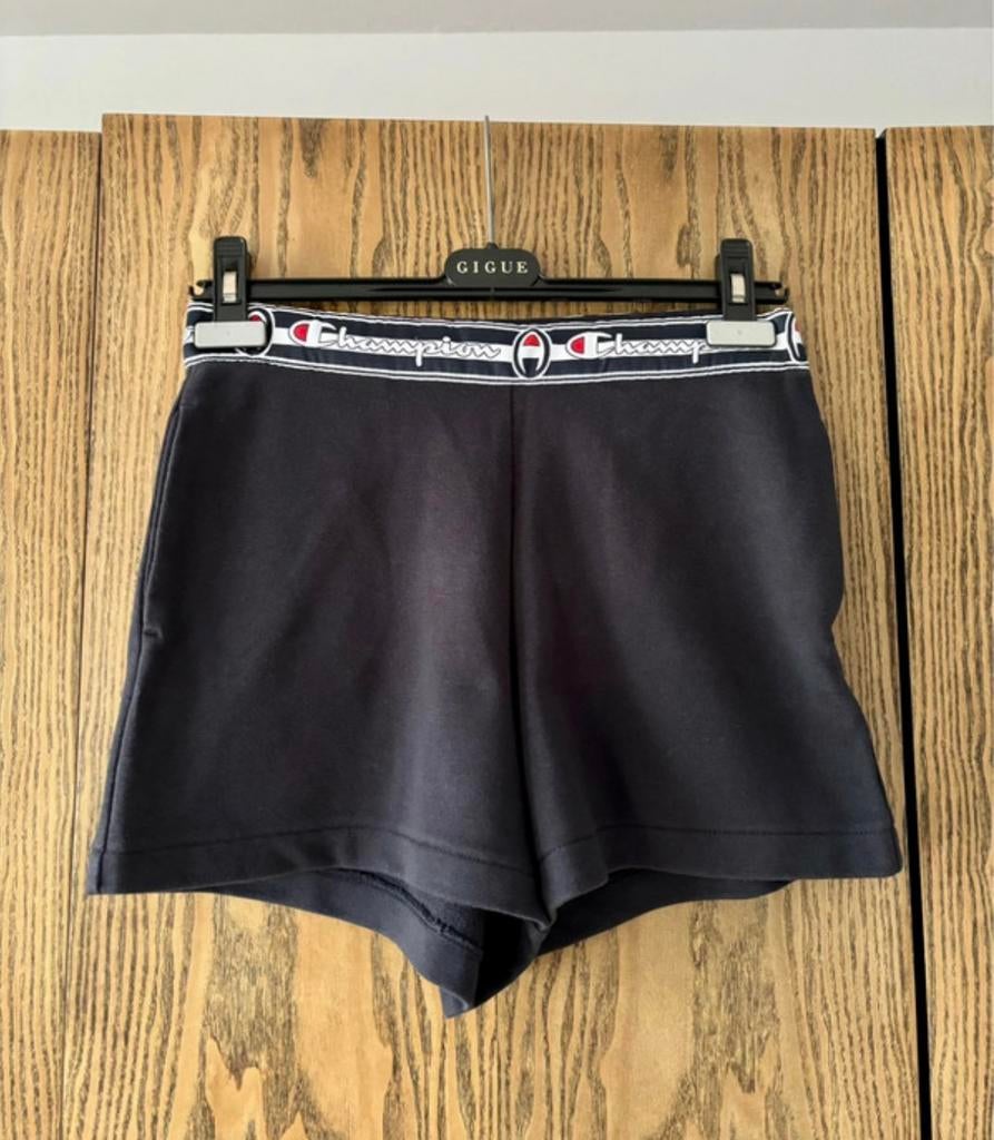 Short bleu Champion taille M Nouveau - 10€, Neuf, Taille 38/40 (M), Enlèvement ou Envoi, Bleu