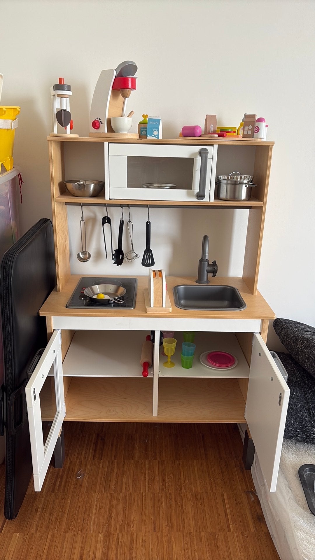 Houten keukentje met accessoires in heel goede staat, Ophalen, Zo goed als nieuw