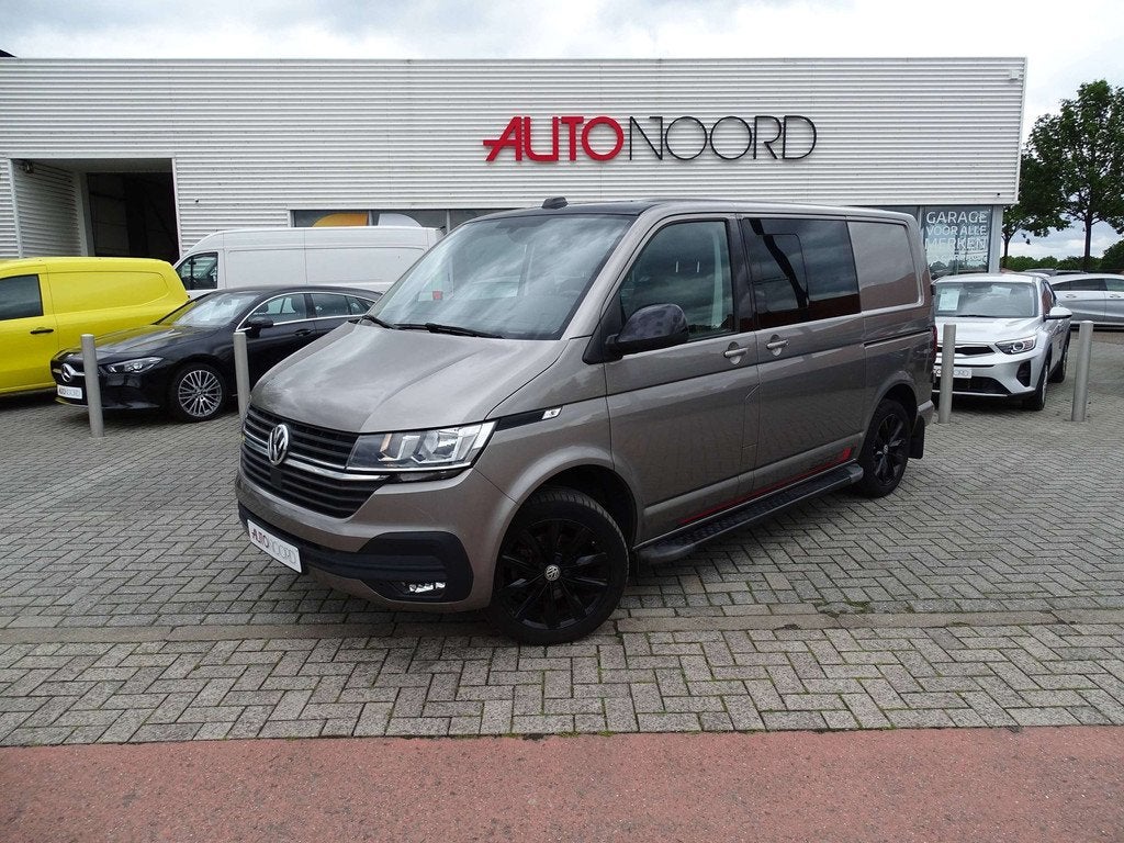 Volkswagen T6.1 Transporter 2.0 TDi DUBBELE CABINE / LICHTE, Auto's, Voorwielaandrijving, Gebruikt, 4 cilinders, Volkswagen