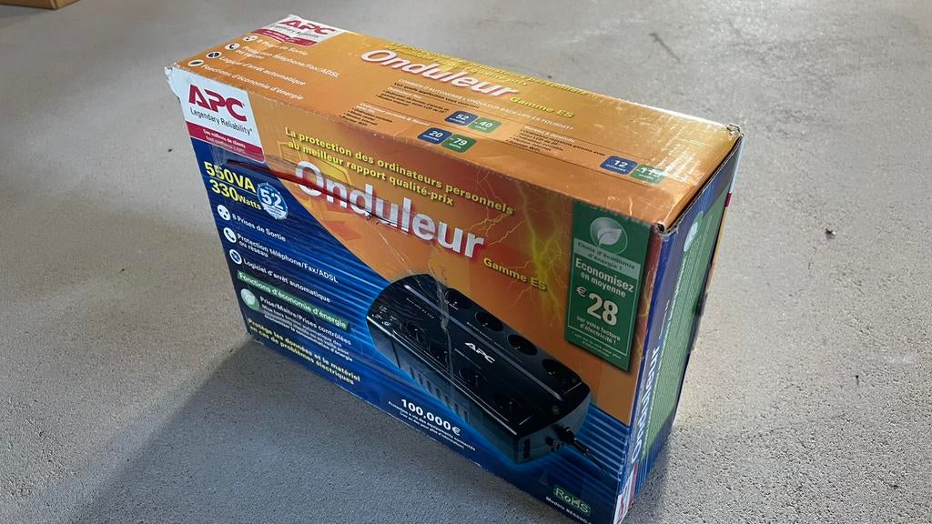 APC UPS 550VA (330W) – Noodstroom voor PC / Router - Nieuw!, Ophalen of Verzenden, Nieuw