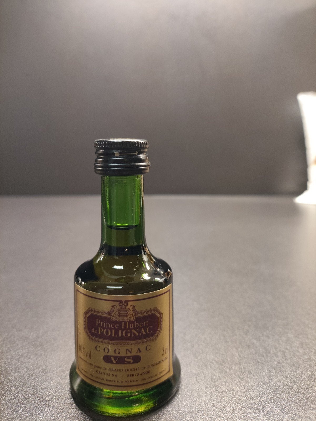 Mini-flesje Cognac St Hubert de Polignac ongeopend, Verzamelen, Ophalen of Verzenden, Zo goed als nieuw