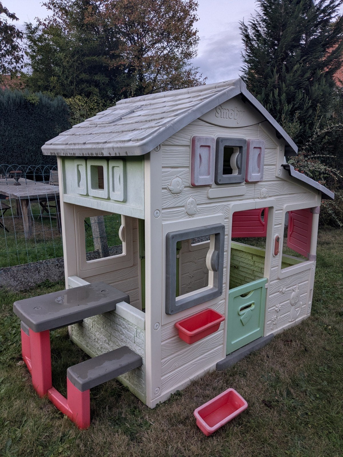 Maison de jeu Smoby avec banc de pique-nique, Enlèvement, Utilisé, Synthétique