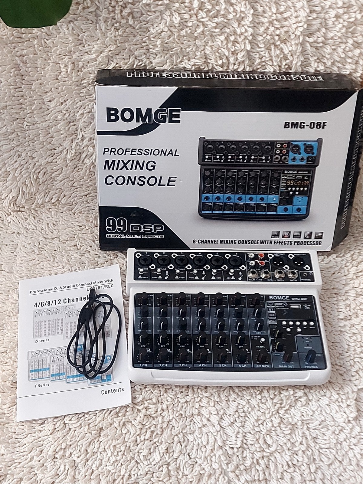 BOMGE mini table de mixage audio 8 canaux
audio 8 canaux av, Muziek en Instrumenten, Ophalen of Verzenden