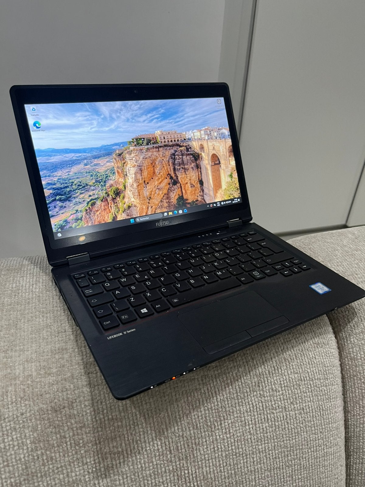 Fijutsi Lifebook U-serie 12' i7 2,80 GHz pc met touchscreen, Computers en Software, Windows Tablets, Ophalen, Zo goed als nieuw