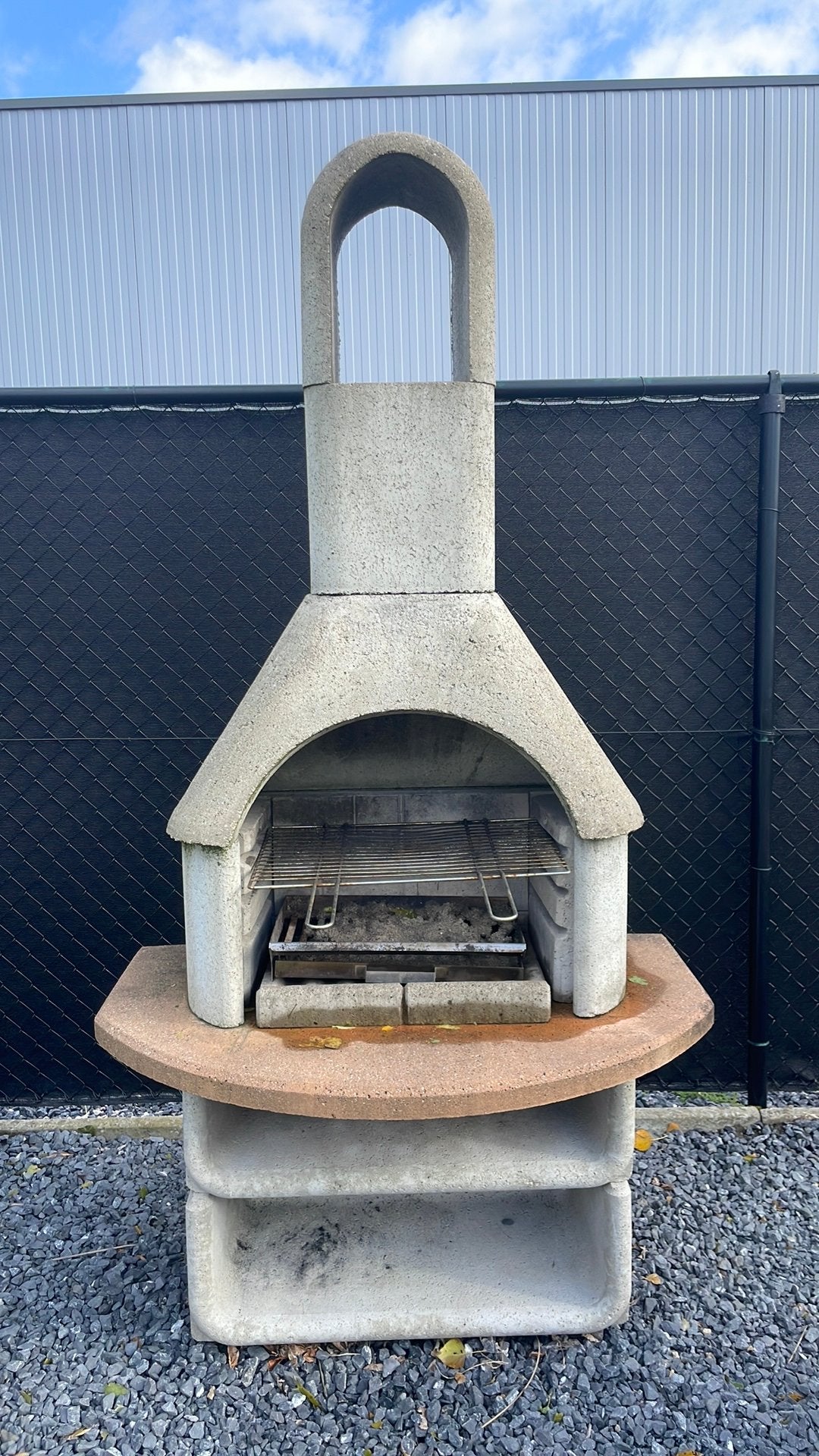 Houtskool barbecue uit beton, Jardin & Terrasse, Enlèvement, Utilisé