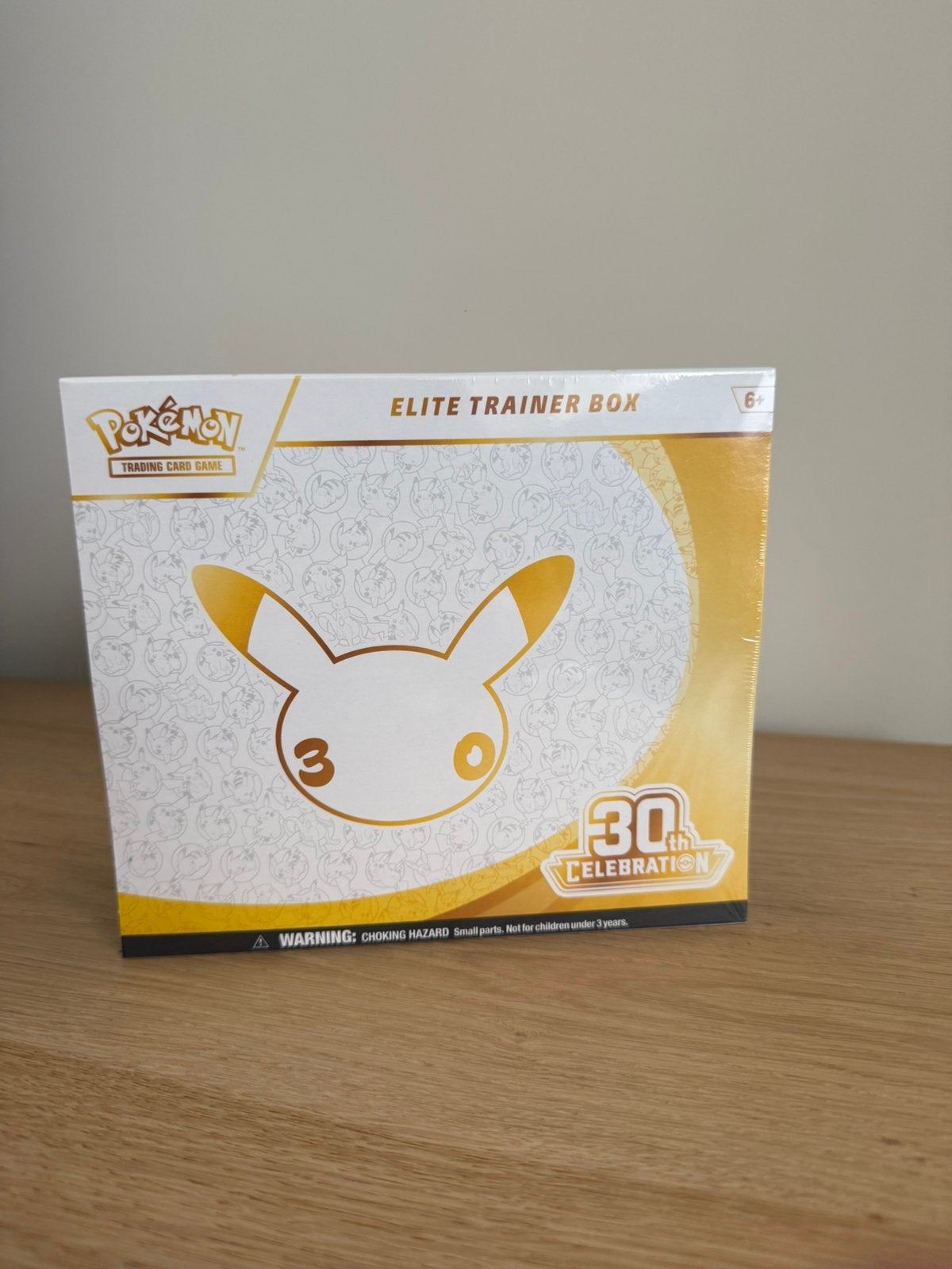 Pokemon 30th Celebration Anniversary Elite Trainer Box etb, Ophalen, Nieuw, Boosterbox