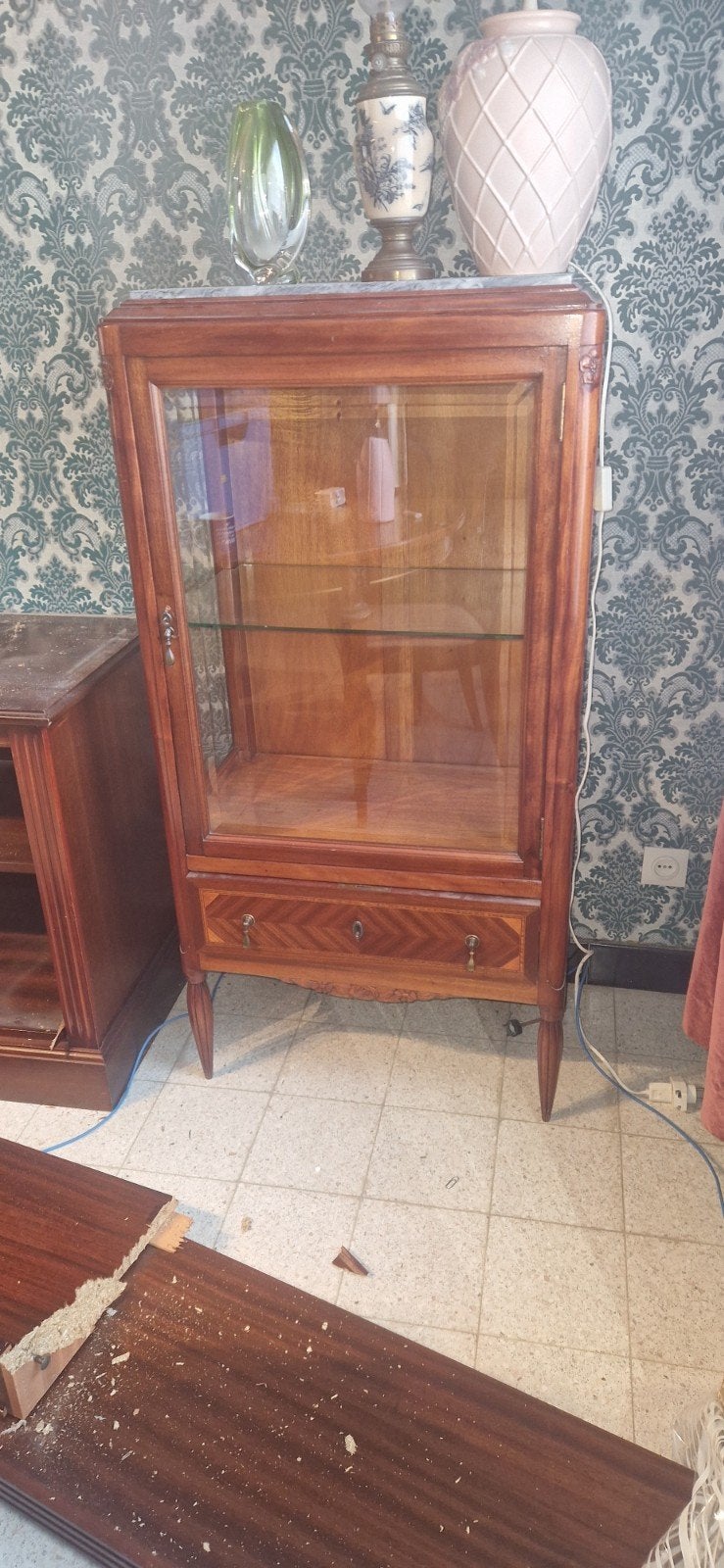 vitrinekast met marmeren blad, Huis en Inrichting, Ophalen