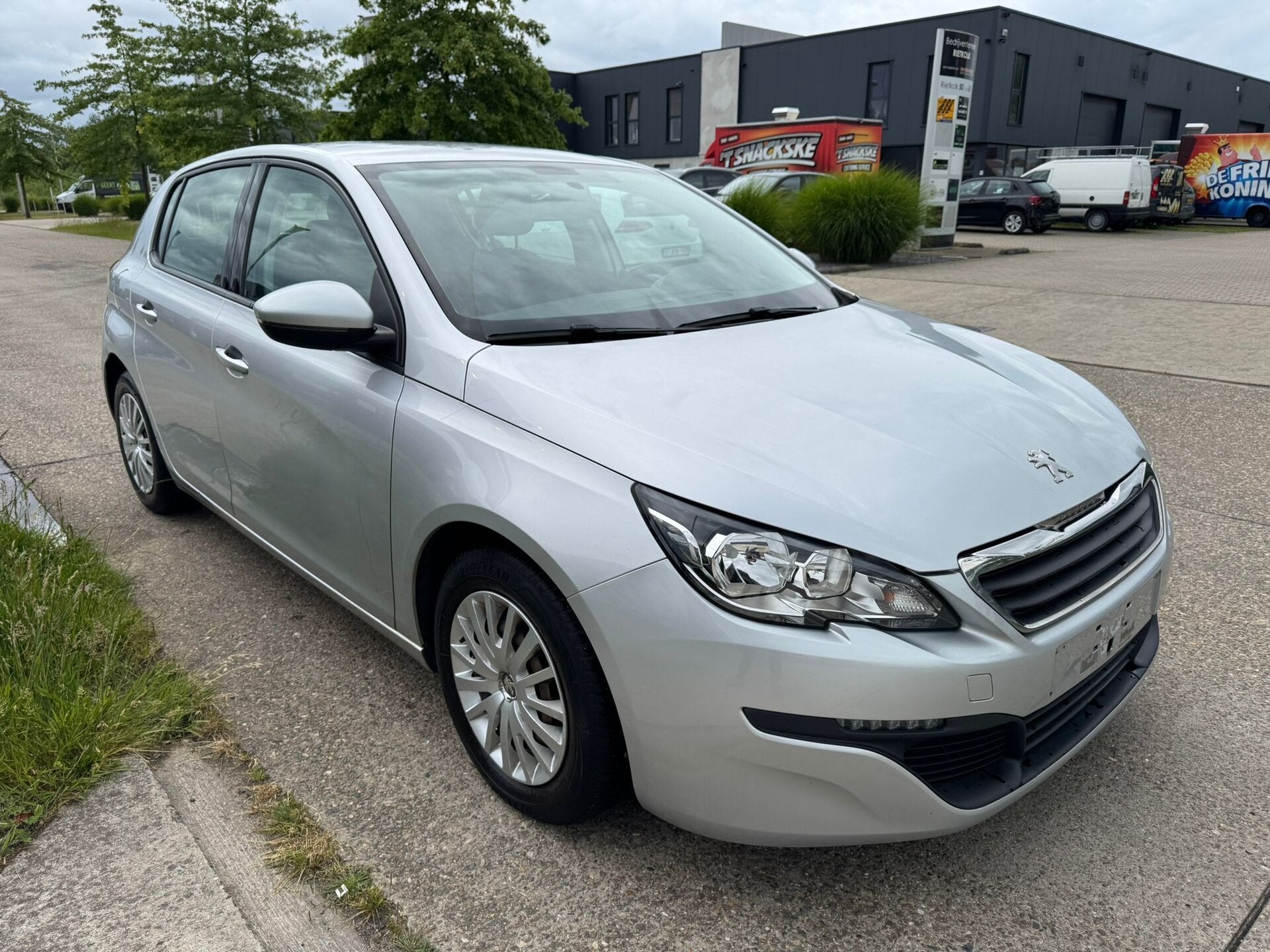 Peugeot 308 1.2i Airco Cruise Control Gekeurd vvk! Nieuwe d, Auto's, 0 kg, 1199 cc, 3 cilinders, Zilver of Grijs