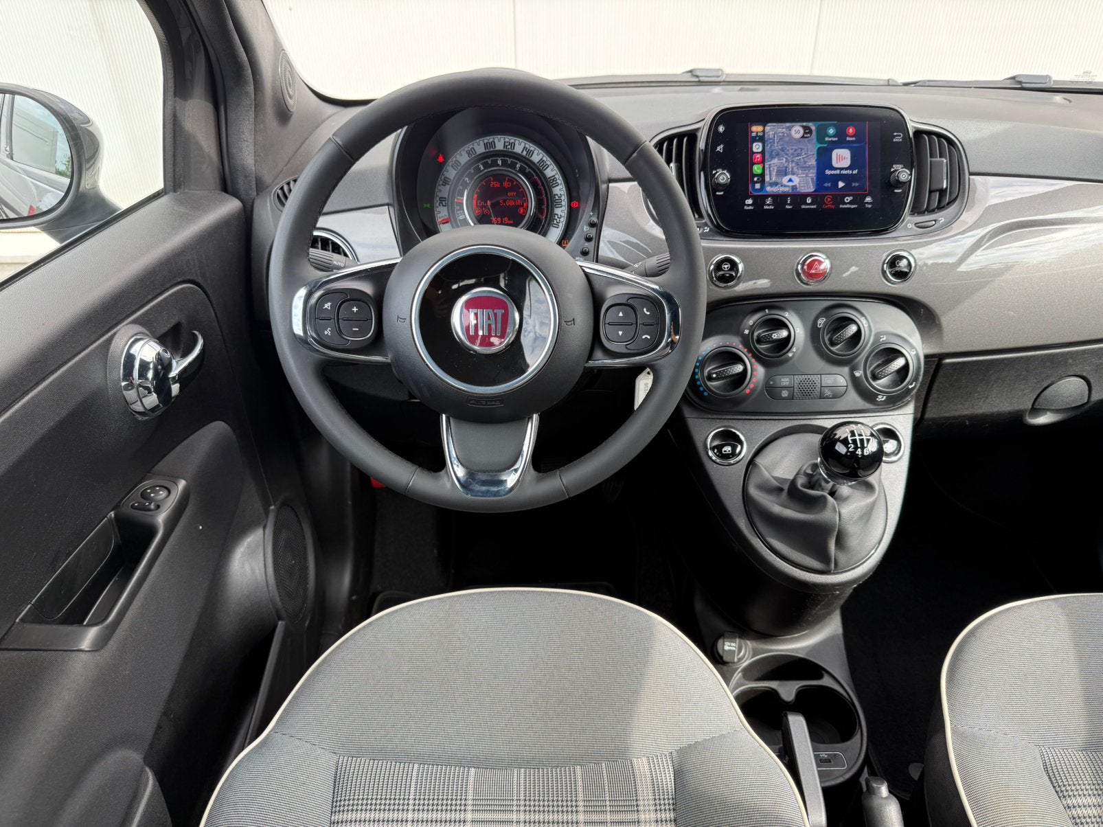 FIAT 500C HYBRID CABRIO - CARPLAY - CRUISECONTROL - PDC, Auto's, Fiat, Voorwielaandrijving, 4 zetels, https://public.car-pass.be/vhr/95c772a0-6715-4a55-973c-e3224be2ae6f