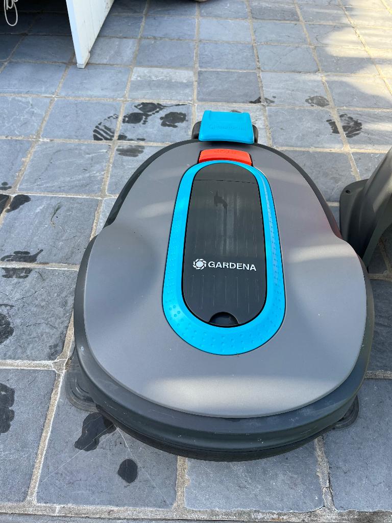 Tondeuse robot Gardena smart Sileno life avec Garage, Jardin & Terrasse, Tondeuses robotisées, Enlèvement, Utilisé, 20 à 25 cm