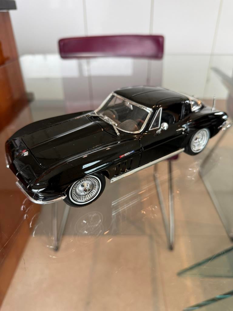 Superbe Chevrolet Corvette 1965 1:18 Nickel, Enlèvement ou Envoi, Comme neuf, Voiture, Maisto