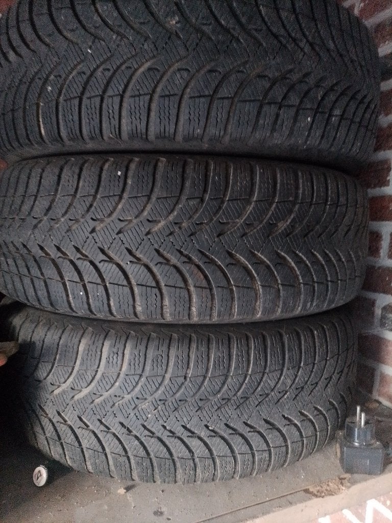 4 pneus d'hiver R16 205/55, Autos : Pièces & Accessoires, Enlèvement, Pneus hiver, Pneu(s)