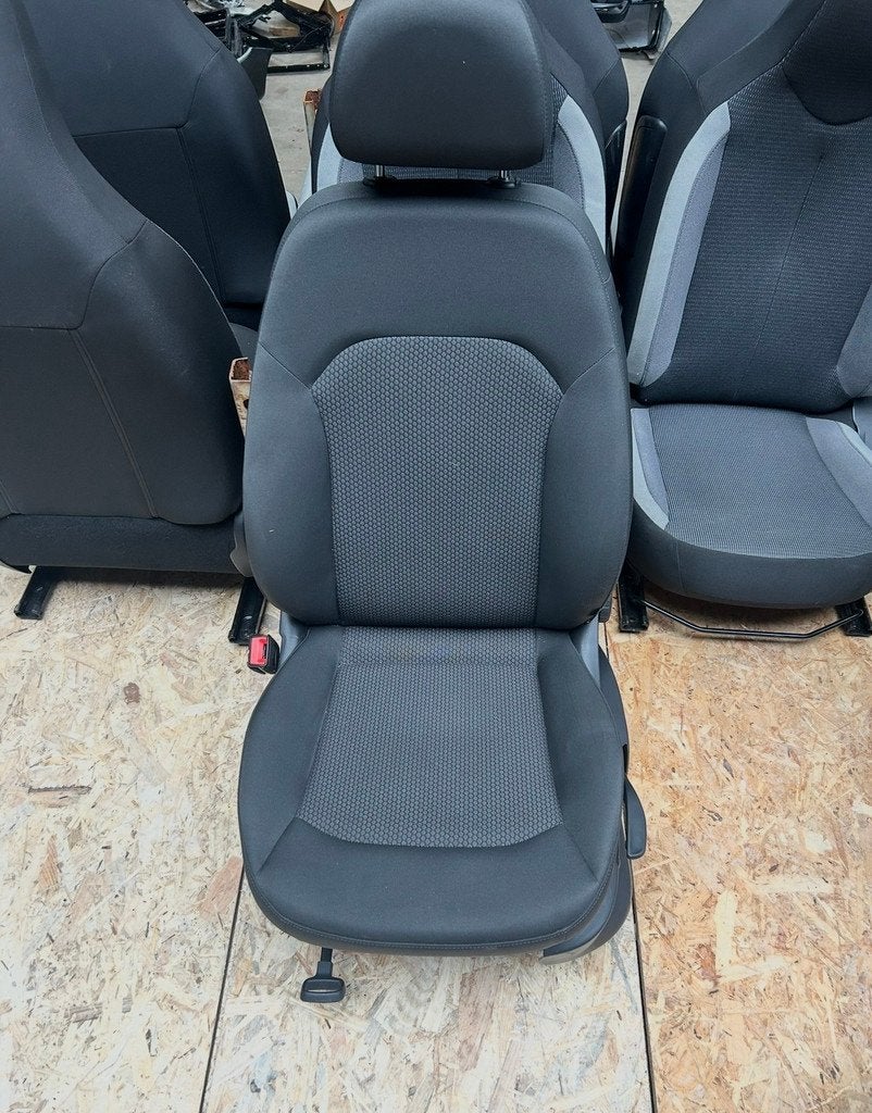 Si ge conducteur gauche d'origine pour Audi A1 8X1 (2013-201, AUDI AG, Auto-Union-Strasse 1
85045  Ingolstadt, DE, Audi, Utilisé
